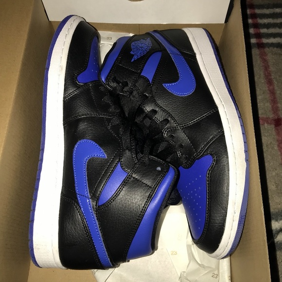jordan 1s size 9
